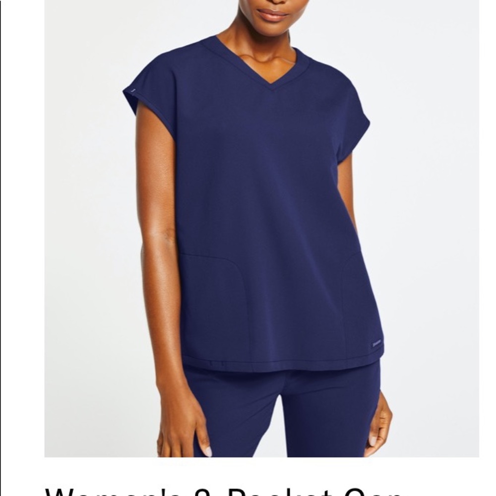 Jaanuu scrub top